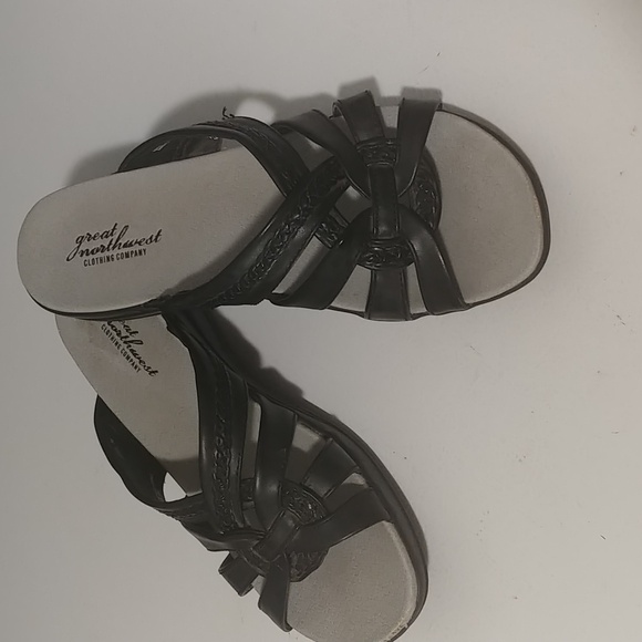Great Northwest Clothing Company Shoes - Great Northwest clothing company shoes size 7 black